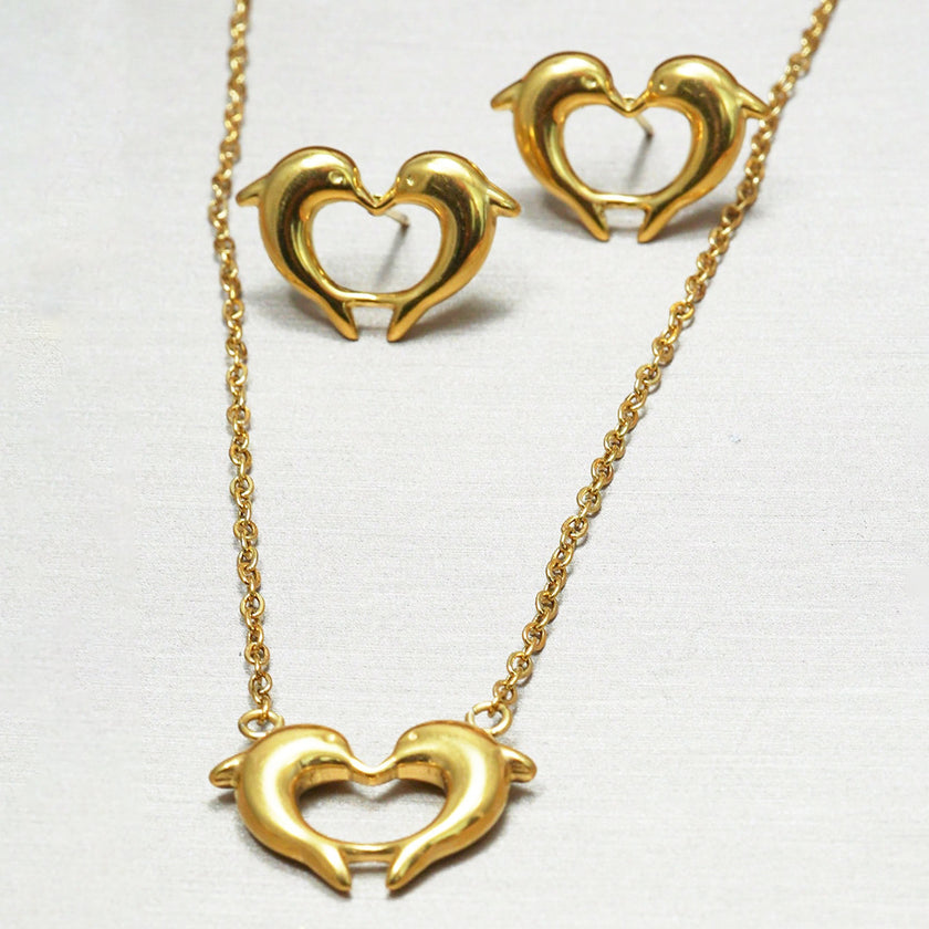 Lxalry 18K Gold Plated Stainless Steel Dolphin Heart Necklace & Earrings Set - Elegant Gift Jewelry, Waterproof & Hypoallergenic, Ideal For Birthday, Anniversary, Valentine's Day & Daily Wear