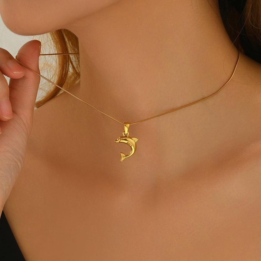 Lxalry 18K Gold Plated Stainless Steel Dolphin Heart Necklace & Earrings Set - Elegant Gift Jewelry, Waterproof & Hypoallergenic, Ideal For Birthday, Anniversary, Valentine's Day & Daily Wear